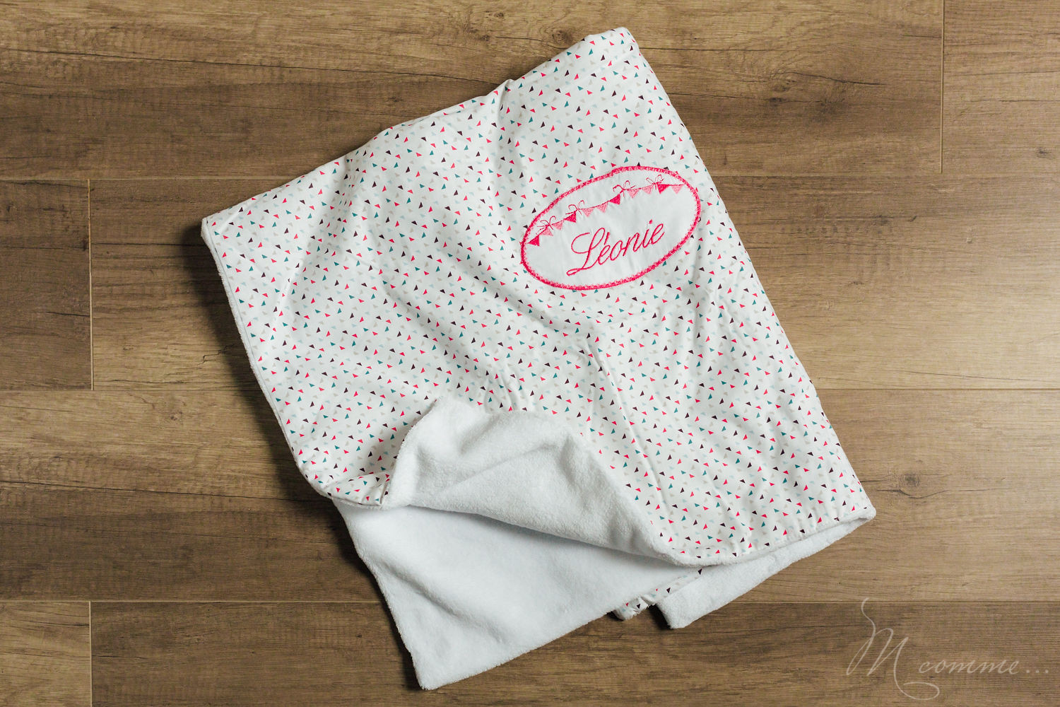 Je vous livre mes 5 indispensables pour être au top de l’organisation pour transporter et garder bébé au chaud l'hiver sans le réveiller. #hiver #bébé #couverture #gigoteuse #bébéendormi #garderbebeauchaud #froid #voiture #chezdesamis #habillerbébépoursortir bébé hiver