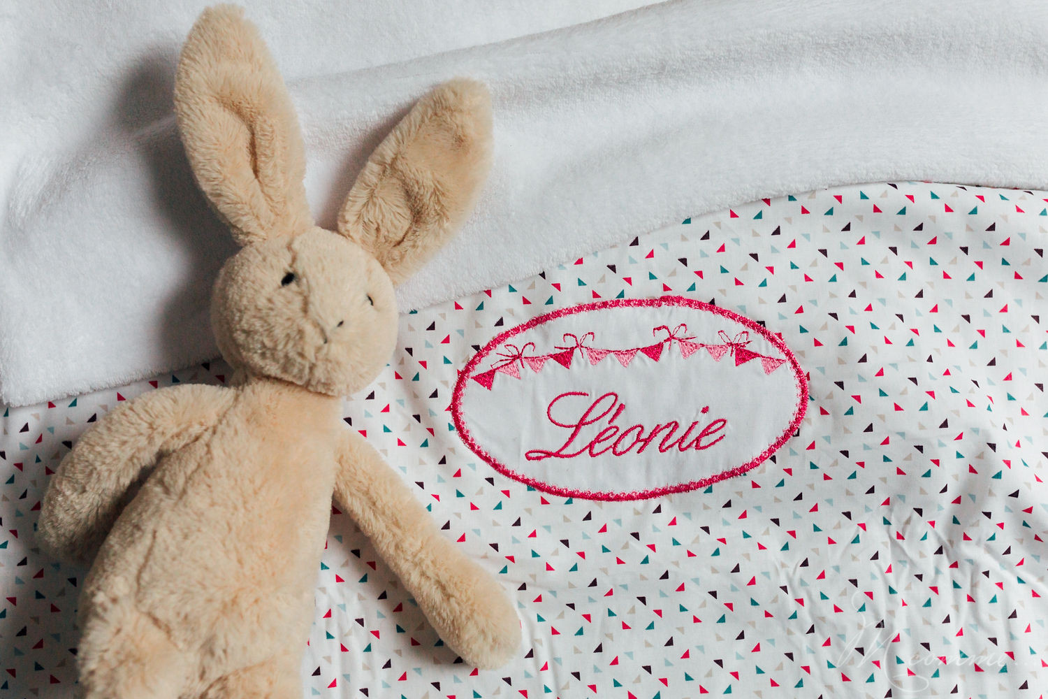 Je vous livre mes 5 indispensables pour être au top de l’organisation pour transporter et garder bébé au chaud l'hiver sans le réveiller. #hiver #bébé #couverture #gigoteuse #bébéendormi #garderbebeauchaud #froid #voiture #chezdesamis #habillerbébépoursortir bébé hiver