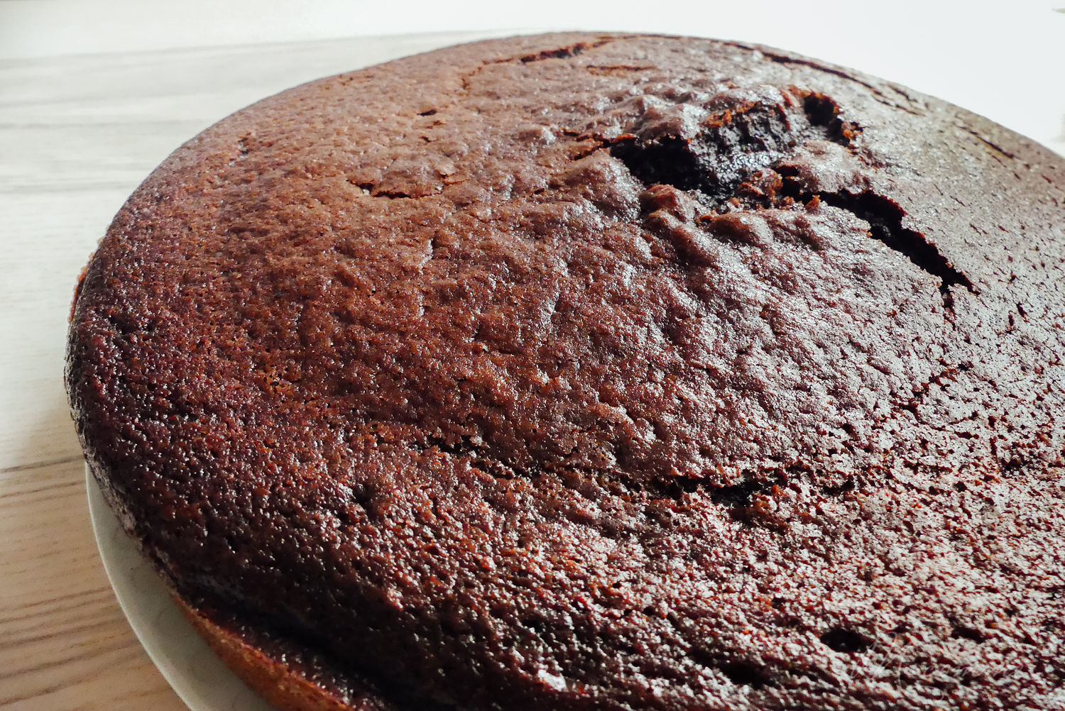 Découvrez une recette gourmande et moelleuse de gâteau au chocolat Nesquik. Simple à réaliser, cuisinez avec les enfants pour leur goûter. #gateau #gateauauchocolat #nesquik #cuisineraveclesenfants #gouter #moelleux #chocolat #cacao #recettesimple Gâteau au chocolat Nesquik