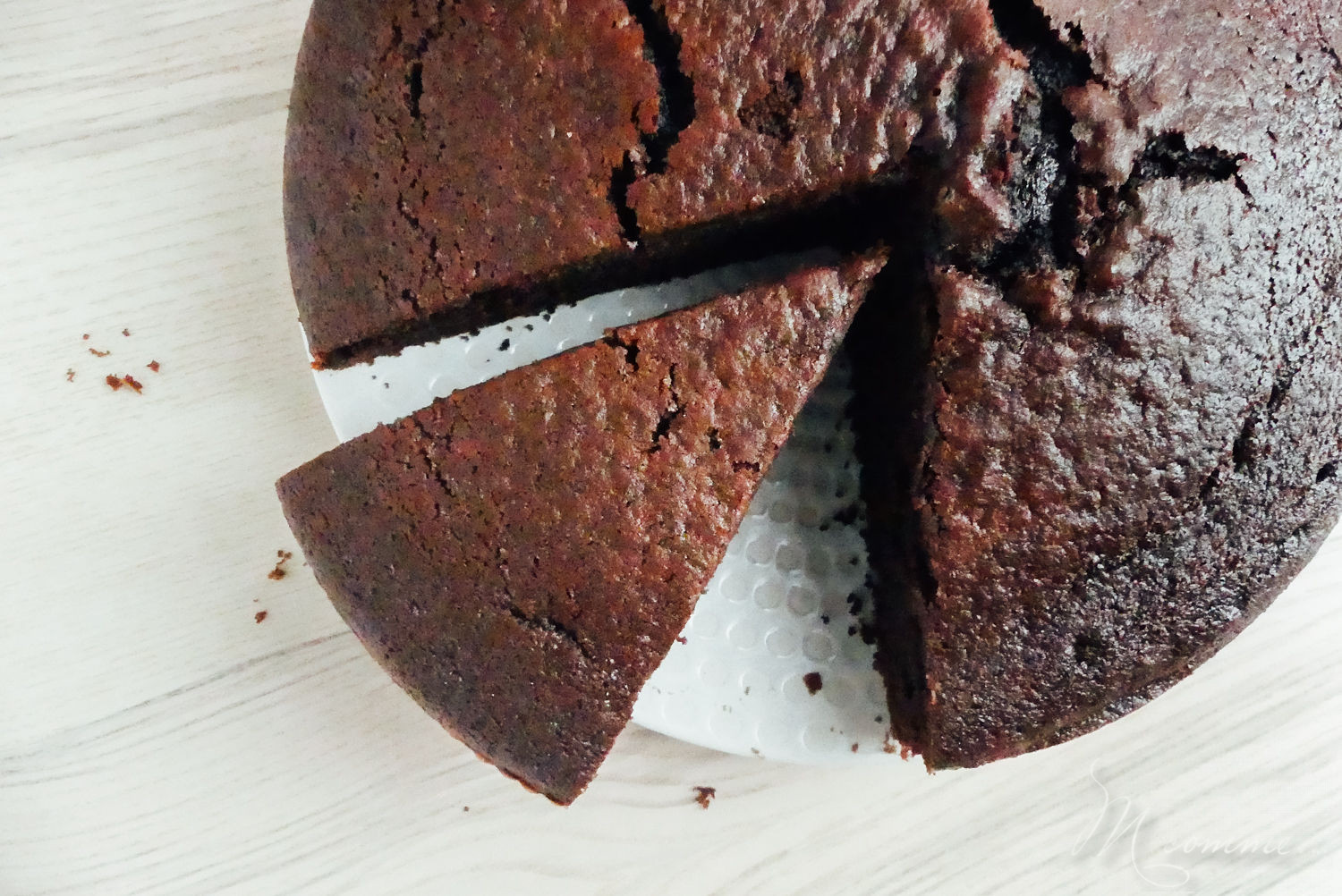Découvrez une recette gourmande et moelleuse de gâteau au chocolat Nesquik. Simple à réaliser, cuisinez avec les enfants pour leur goûter. #gateau #gateauauchocolat #nesquik #cuisineraveclesenfants #gouter #moelleux #chocolat #cacao #recettesimple gâteau au chocolat Nesquik