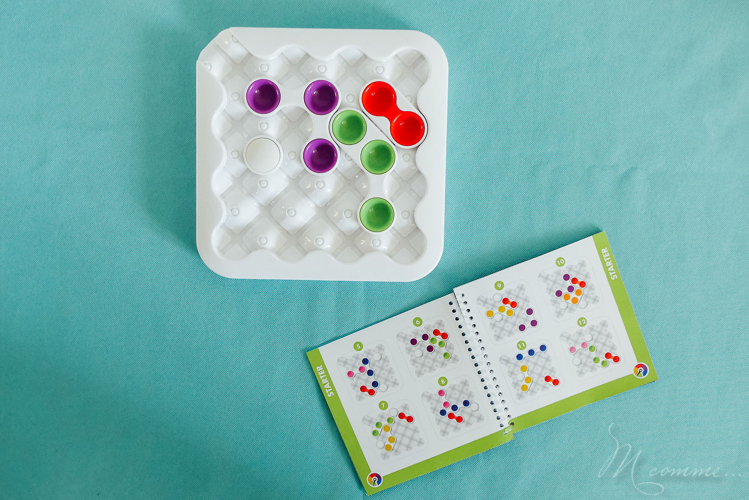 Le jeu de société Antivirus de Smartgames, un jeu de réflexion pour un seul joueur dans lequel il faudra visualiser les déplacements et faire fonctionner ses méninges. #jeu #jeudesociété #jeudereflexion #enfants #jeuenfants jeu société réflexion antivirus