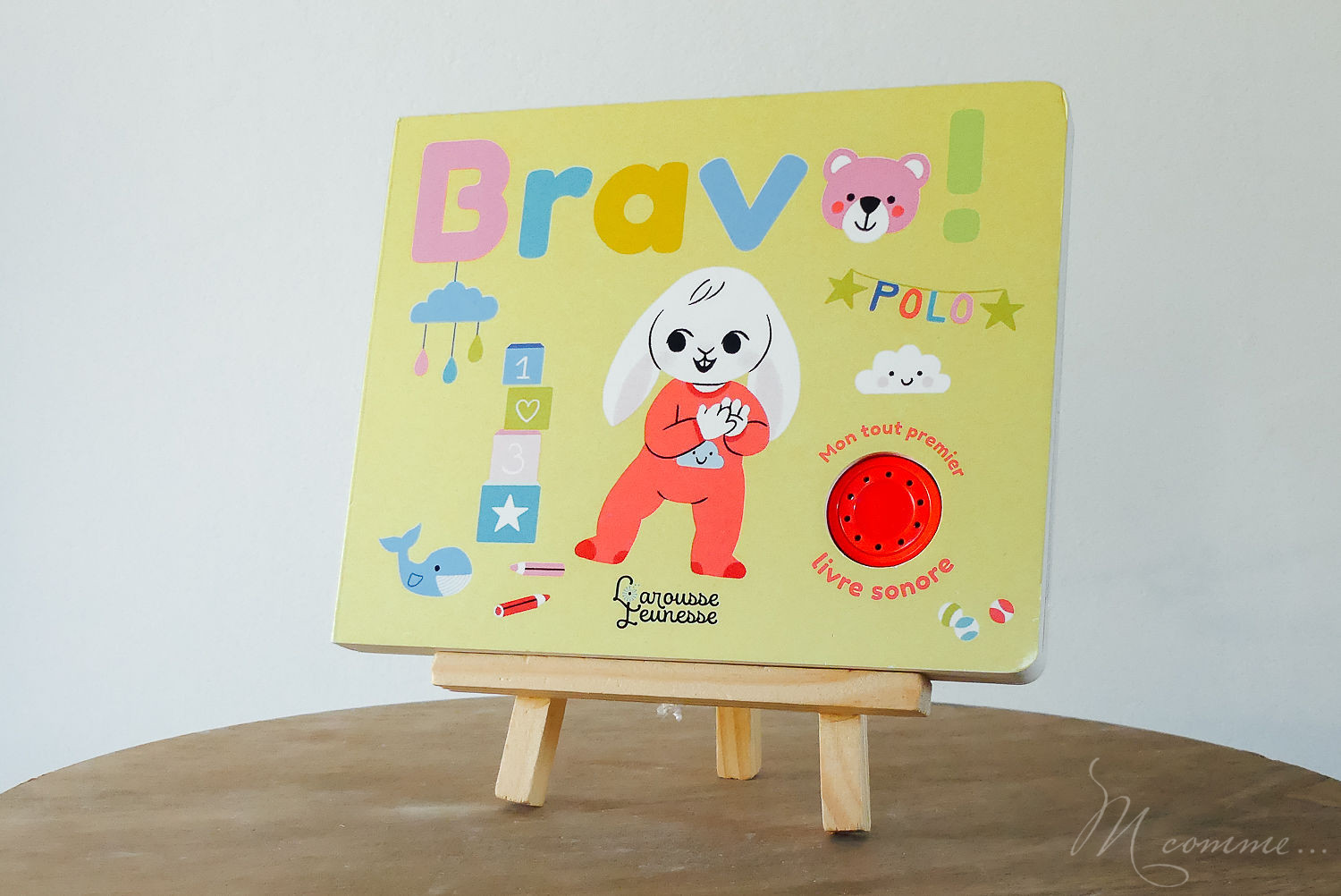 Les livres sonores sont des incontournables pour les enfants pour favoriser leur éveil musical. C’est une idée cadeau pour les enfants à petit prix qui fait toujours plaisir. #livres #livressonores #enfants #bebe #eveil #eveilmusical #cadeau #ideecadeau #larousse #bravo livre sonore Larousse bravo