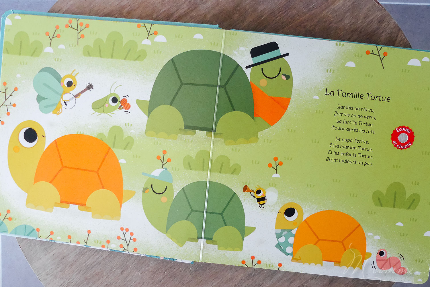 Les livres sonores sont des incontournables pour les enfants pour favoriser leur éveil musical. C’est une idée cadeau pour les enfants à petit prix qui fait toujours plaisir. #livres #livressonores #enfants #bebe #eveil #eveilmusical #cadeau #ideecadeau #Larousse #comptines livre sonore Larousse