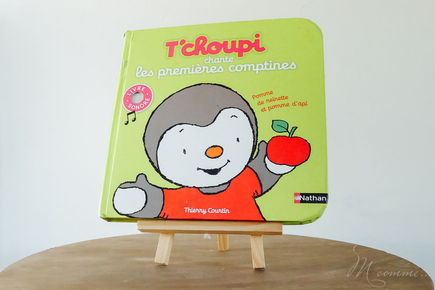 Les livres sonores sont des incontournables pour les enfants pour favoriser leur éveil musical. C’est une idée cadeau pour les enfants à petit prix qui fait toujours plaisir. #livres #livressonores #enfants #bebe #eveil #eveilmusical #cadeau #ideecadeau #nathan #tchoupi livre sonore Nathan Tchoupi