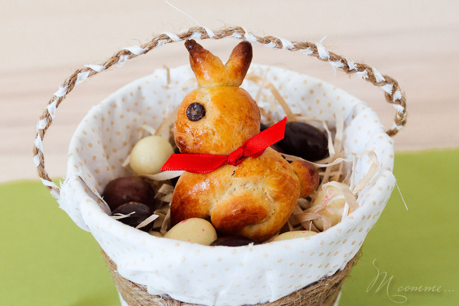 Une recette facile de brioche de Pâques sans beurre pour réaliser de mignons lapins de Pâques. Une jolie alternative aux chocolats de Pâques ! A déguster pour le goûter ou le petit déjeuner. #brioche #briochedepaques #briochesansbeurre #briochelapins #lapins #lapinsdepaques #recette #recettepaques #enfants #gouter #petitdejeuner #paques brioche de Pâques lapin