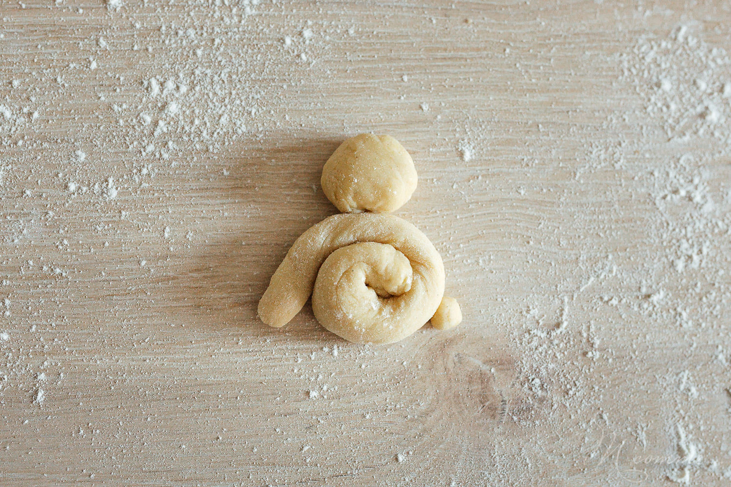 Une recette facile de brioche de Pâques sans beurre pour réaliser de mignons lapins de Pâques. Une jolie alternative aux chocolats de Pâques ! A déguster pour le goûter ou le petit déjeuner. #brioche #briochedepaques #briochesansbeurre #briochelapins #lapins #lapinsdepaques #recette #recettepaques #enfants #gouter #petitdejeuner #paques brioche de Pâques lapin