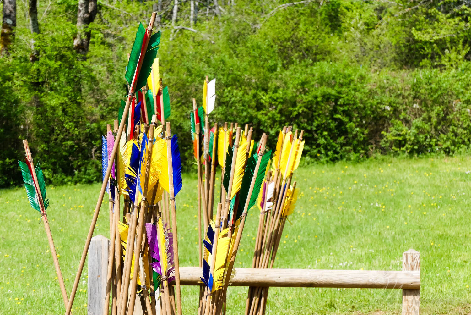 Les Grottes du Cerdon proposent, après la visite d’un monde souterrain insolite, de découvrir comment vivaient les hommes préhistoriques à travers de nombreuses activités pour les enfants. Une belle sortie en famille, dans l’Ain, nichée dans les montagnes du Jura. #grottesducerdon #prehistoire #hommesprehistoriques #activitesprehistoriques #animationsenfants #ain #jura #lyon #peinturesprehistoriques #poterie #feu #fairedufeu #apprendreafairedufeu #fouillesarcheologiques #sortieenfamille grottes du cerdon parc de loisirs préhistoriques