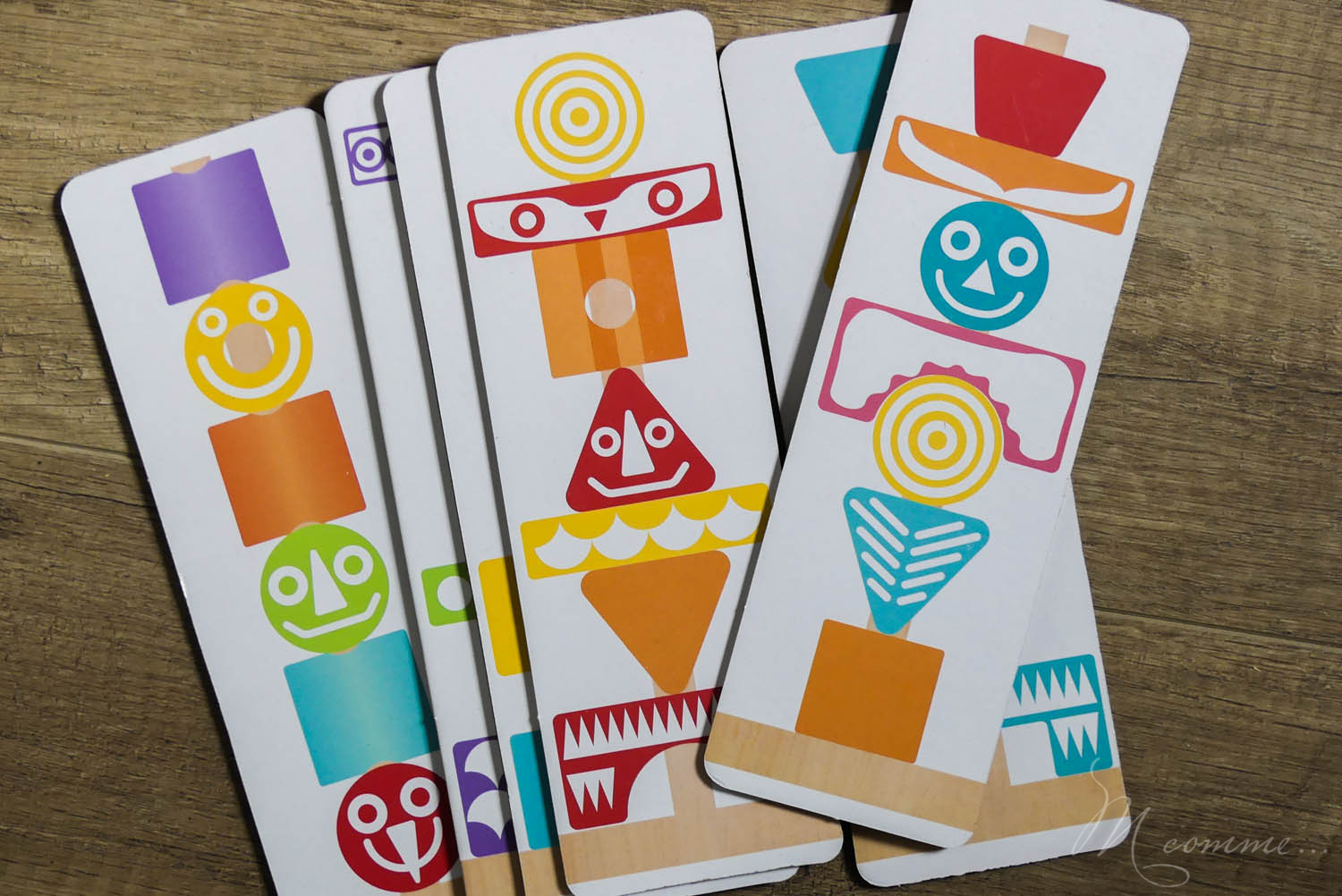 Edutotem, de Janod, est un jeu d’encastrement et de manipulation dès 3 ans. Ce jeu d’éveil permet de développer la motricité fine et l’apprentissage des formes et des couleurs, puis, quand l’enfant grandit, la concentration et la mémorisation. #encastrement #manipulation #eveil #jeueveil #joueteveil #jouetenbois #apprentissage #formes #couleurs #concentration #memorisation #montessori #motricite #motricitefine edutotem jeu d'encastrement et de manipulation