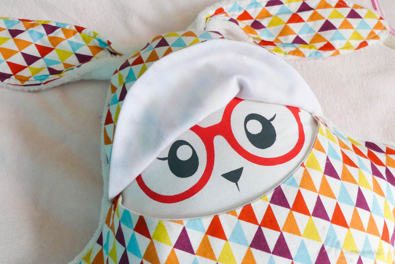 Comment réussir à coucher bébé sereinement : comprendre l’importance de la permanence de l’objet pour un rituel du coucher réussi. #sommeil #rituel #rituelducoucher #permanencedelobjet #objettransitionnel #doudou #peluche #biendormir #troublesdusommeil #angoisses #angoissedeseparation #nuitdesommeil #veilleuse #berceuse rituel du coucher et permanence de l'objet bimidoux