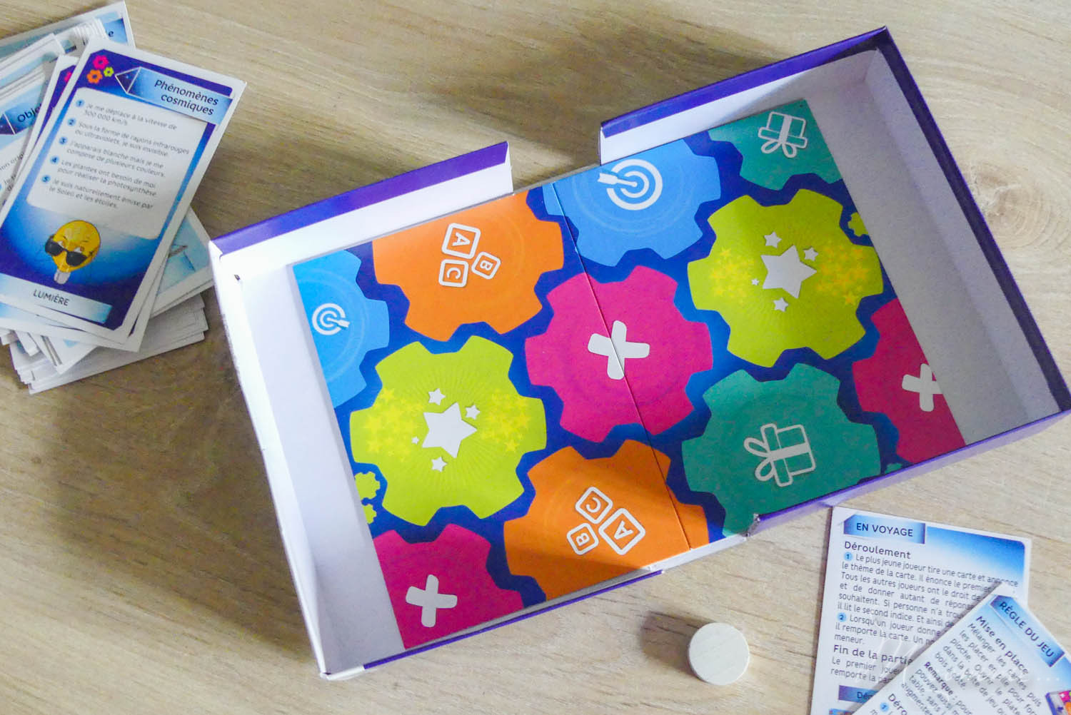 Nous avons découvert Enigmes? Le grand jeu de Bioviva et les jeux de voyage Enigmes? Espace et Préhistoire. On vous donne notre avis ! #bioviva #jeu #jeuxdesociete #jeudeplateau #enfants #jeuxdevoyage #voyage #nomade #enfamille Jeu Enigmes Espace Bioviva