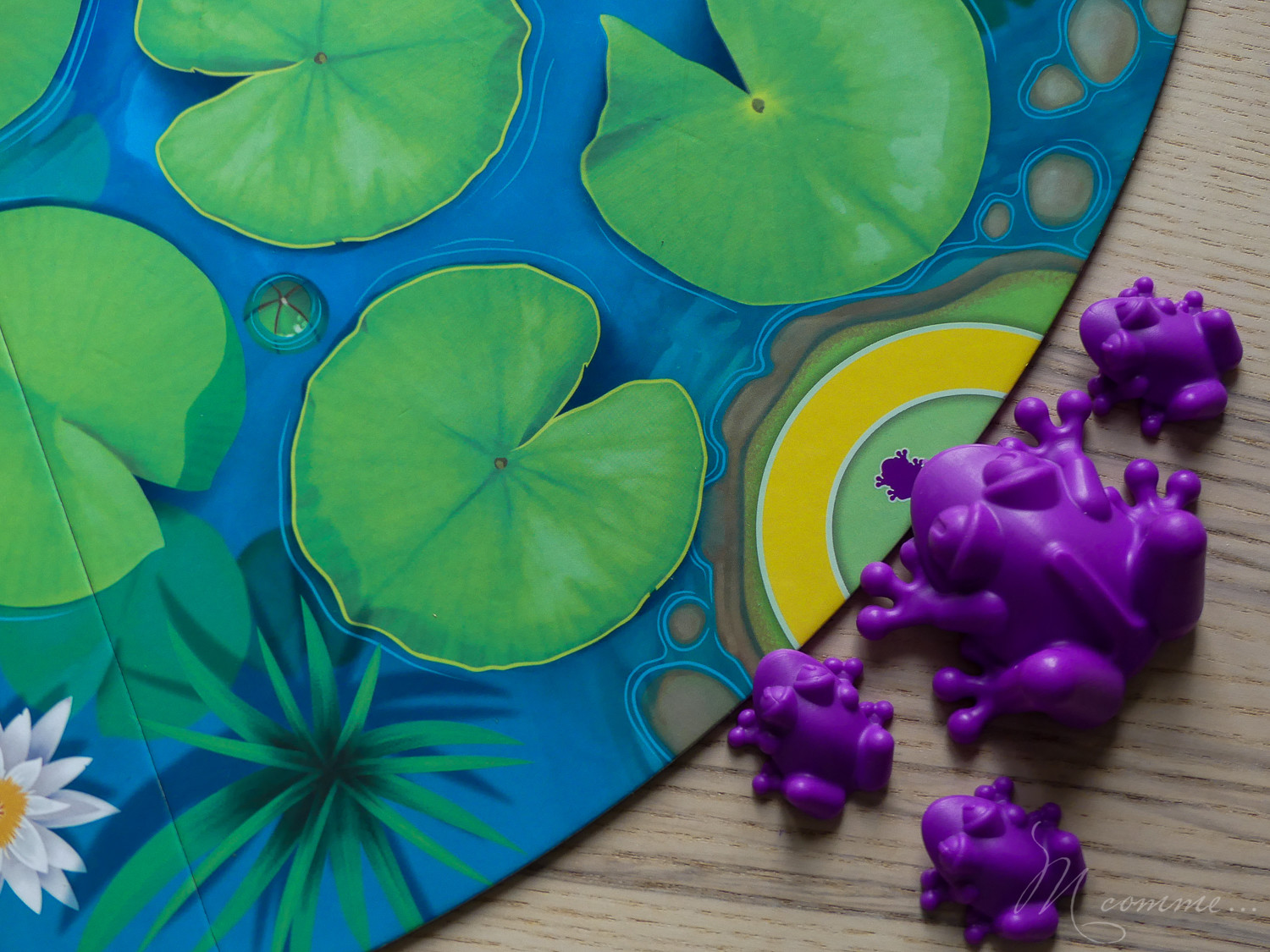 Entre stratégie et retournement de situation, je vous présente L’Odyssée des grenouilles : un jeu familial signé Smartgames pour petits et grands. #odysseedesgrenouilles #smartgames #famille #jeu #familial #jeudesociete #jeudeplateau #enfants  Odyssée des grenouilles Smartgames jouer en famille