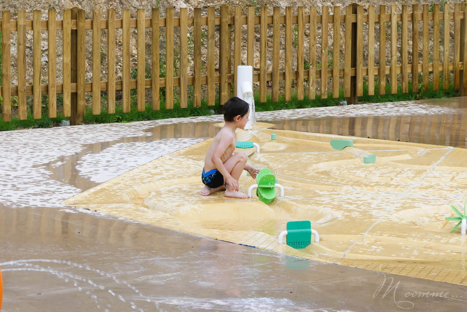 Envie de fraîcheur pour cet été ? Le Safari de Peaugres nous régale avec le Safari Splash : un espace aquatique sans profondeur d'eau ! #peaugres #safaridepeaugres #splash #safarisplash #aquatique #espaceaquatique #jeuxdeau #sortieenfamille #sortie #enfant #ete Safari Splash de Peaugres accès au parc