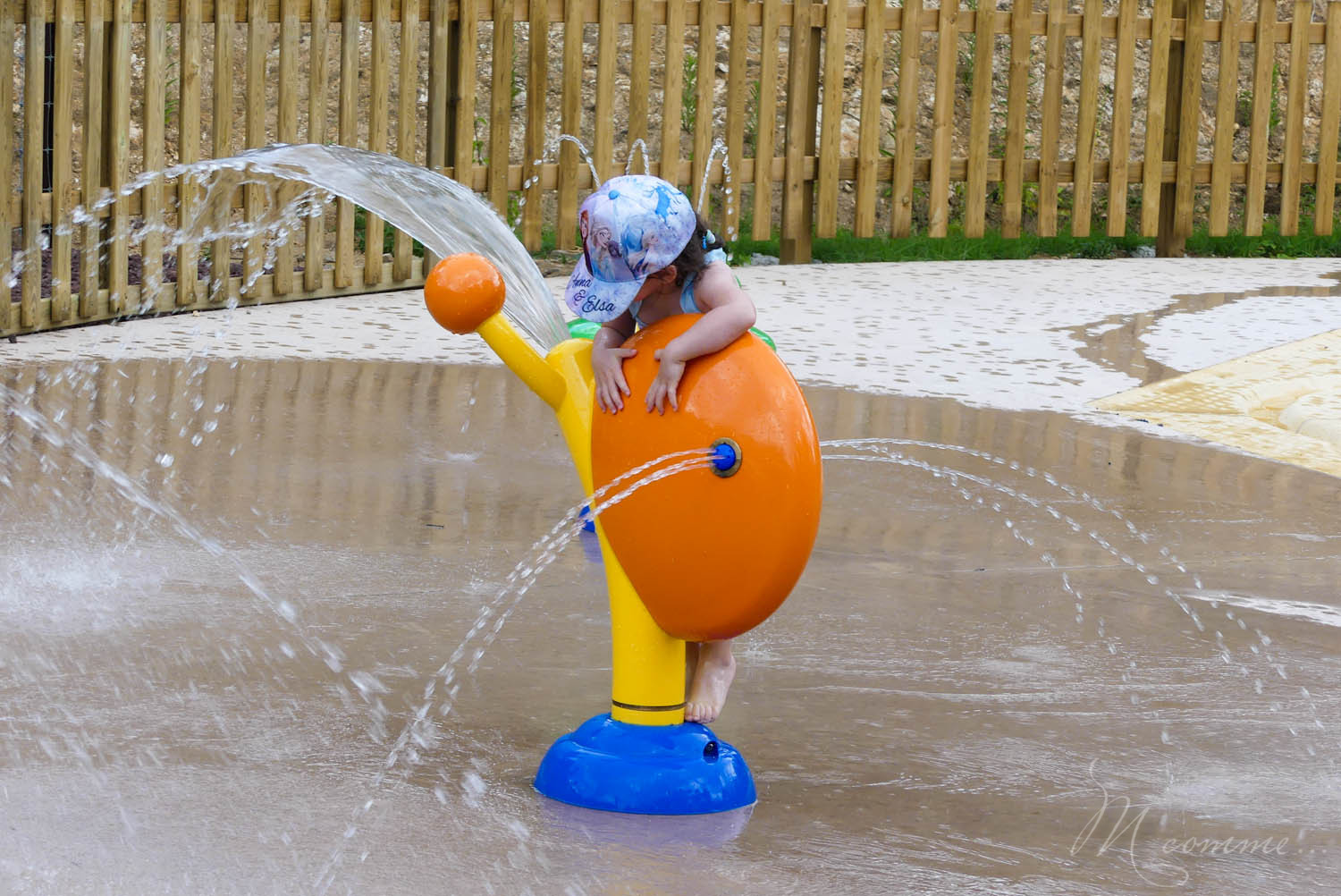 Envie de fraîcheur pour cet été ? Le Safari de Peaugres nous régale avec le Safari Splash : un espace aquatique sans profondeur d'eau ! #peaugres #safaridepeaugres #splash #safarisplash #aquatique #espaceaquatique #jeuxdeau #sortieenfamille #sortie #enfant #ete Safari Splash Peaugres sortie familiale rafraîchissante