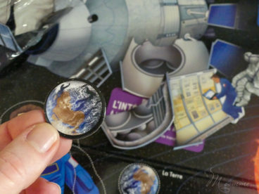 Si vous cherchez des cadeaux à offrir à des enfants de 3 ans, 4 ans, ou 5 ans, voici une petite sélection pour vous donner des pistes ! #idees #cadeaux #noel #anniversaire #enfants #3ans #4ans #5ans Idée cadeau enfant A la découverte de l'espace Auzou